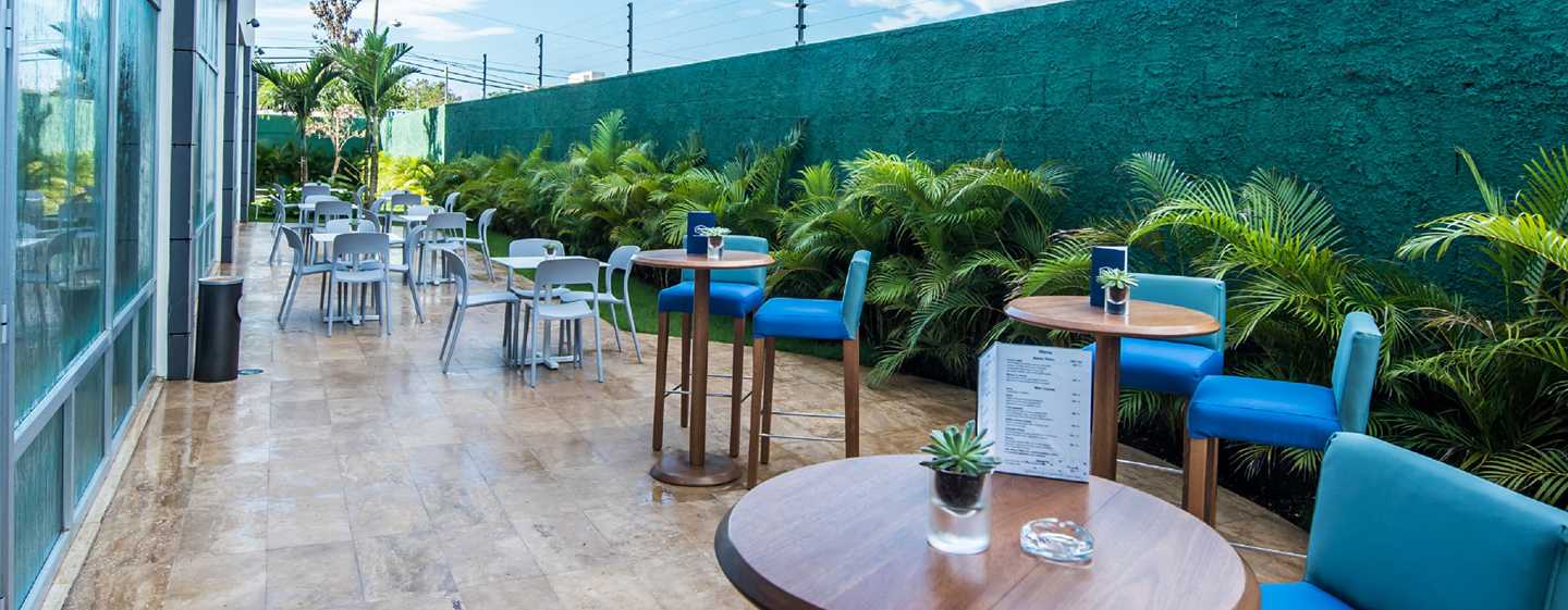 SDQAPHX_gallery_outterrace