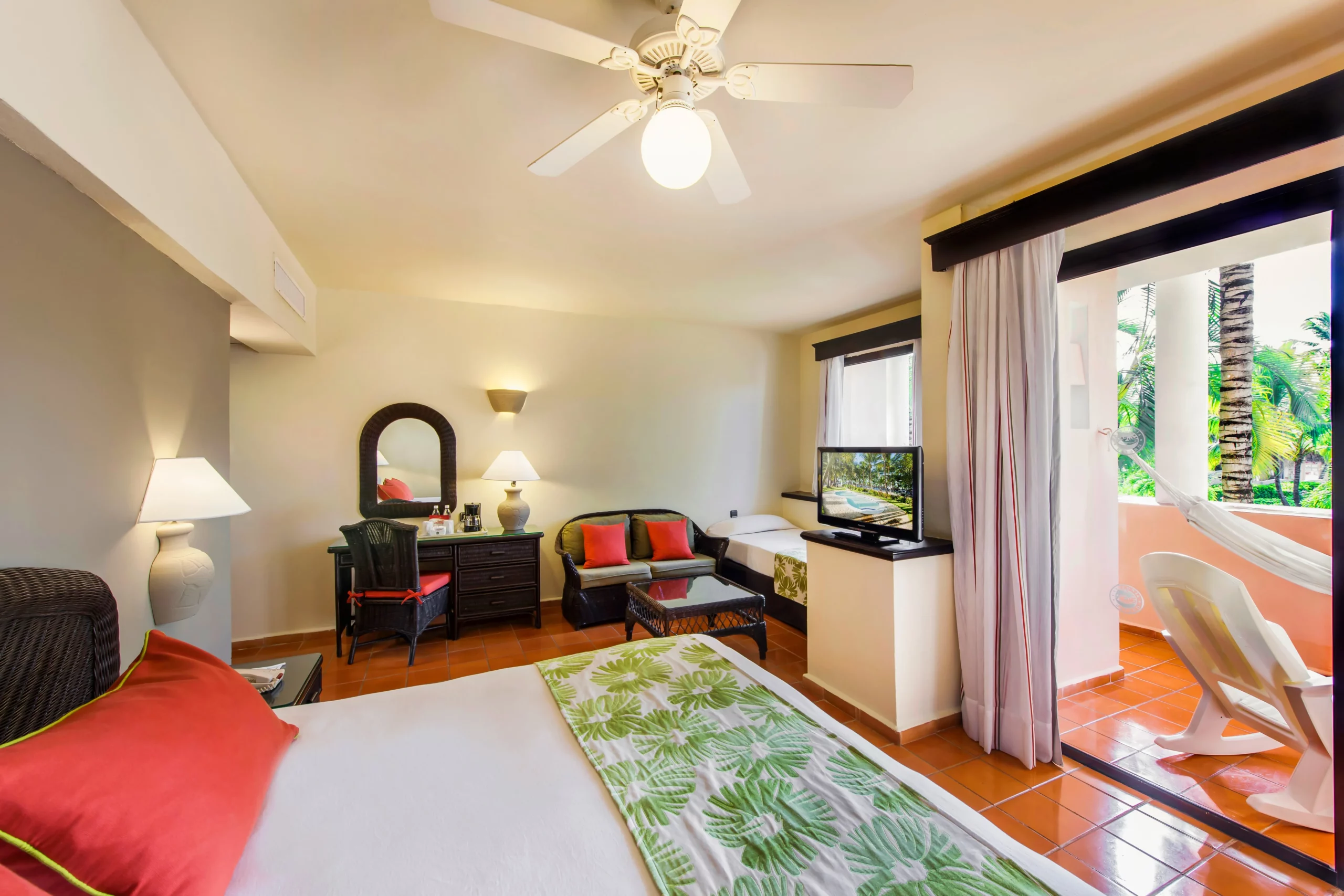 BavaroBeach Junior Suite 02.jpg