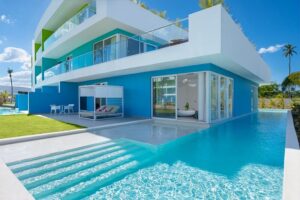 EXTERIOR 4